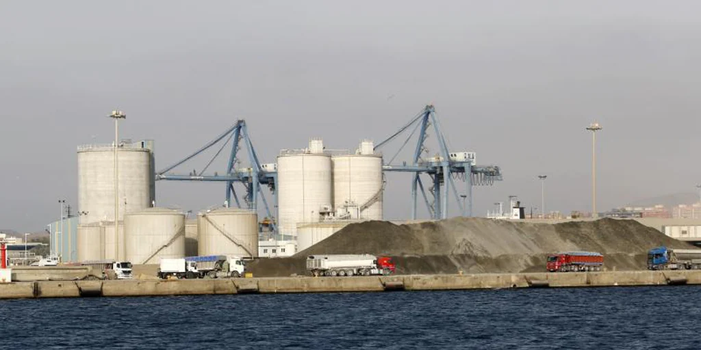 El TSJ avala la licencia ambiental para instalar depósitos de combustible en el Puerto de Alicante por silencio administrativo