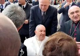 El Papa Francisco recibe al Arzobispo de Valencia y a la Comisión del Centenario de la Coronación de la Virgen de los Desamparados