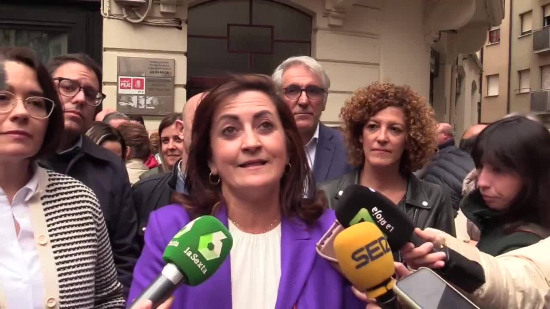 Unas 200 personas se concentran ante la sede del PSOE en Logroño para ...