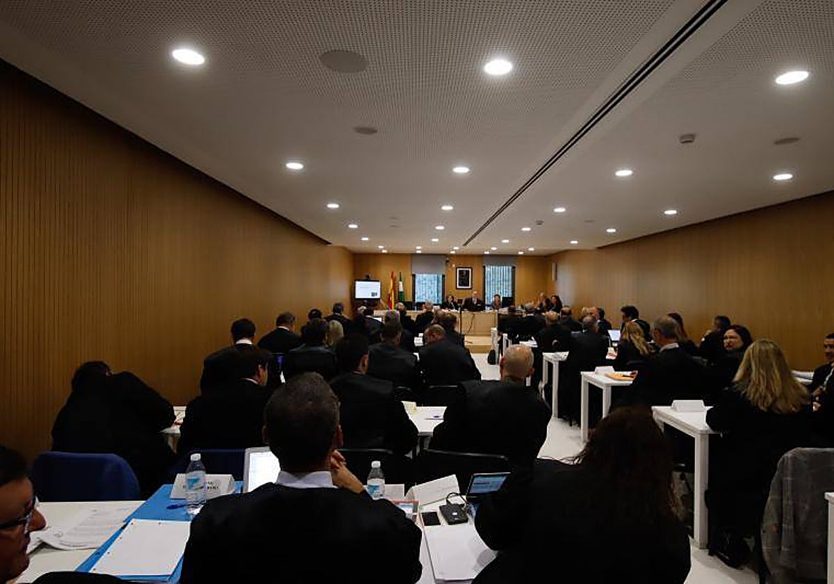 Abogados durante el juicio a los joyeros acusado de fraude fiscal en 2019 en Córdoba