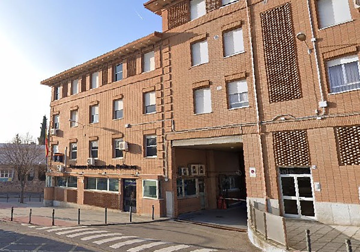 Fachada principal de la Jefatura Superior de Policía en Castilla-La Mancha, donde se encuentra la comisaría de Toledo