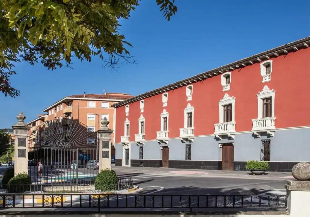 Imagen de un edificio histórico ubicado en la localidad alicantina de Onil