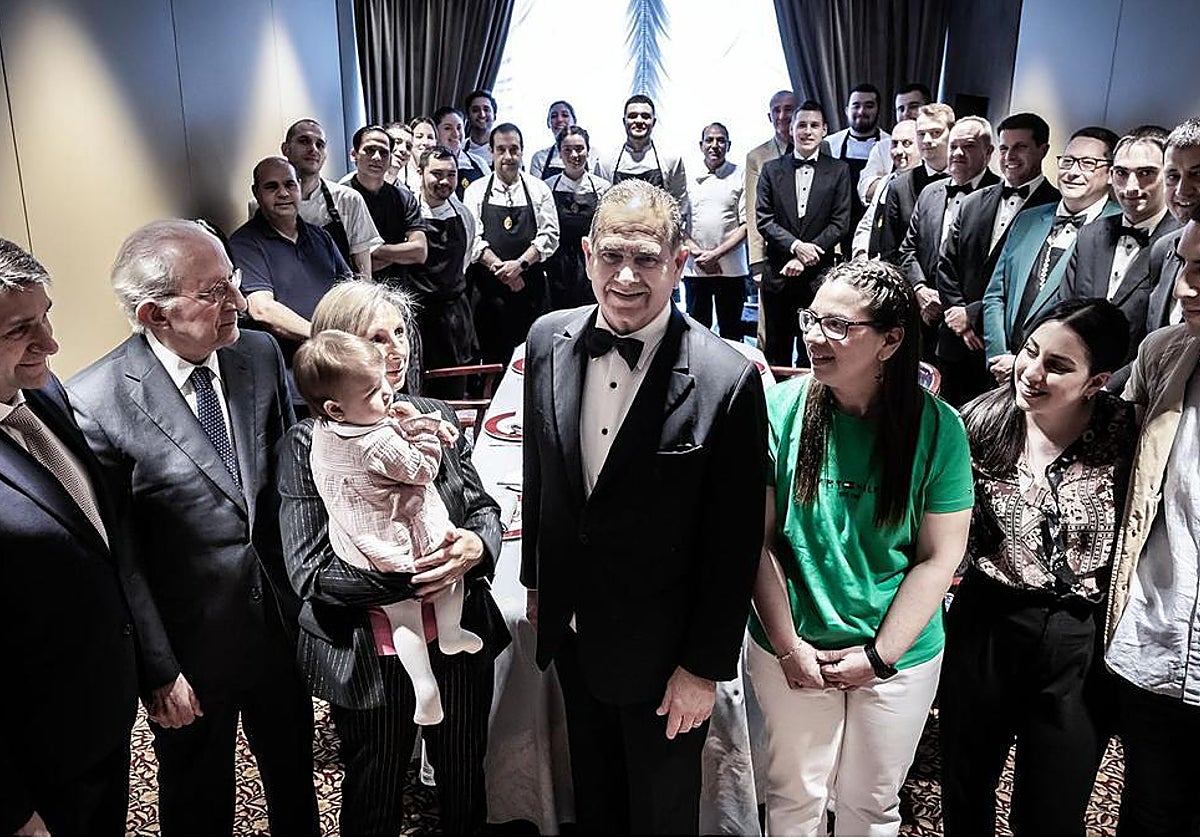 González, en el centro, el día de su despedida