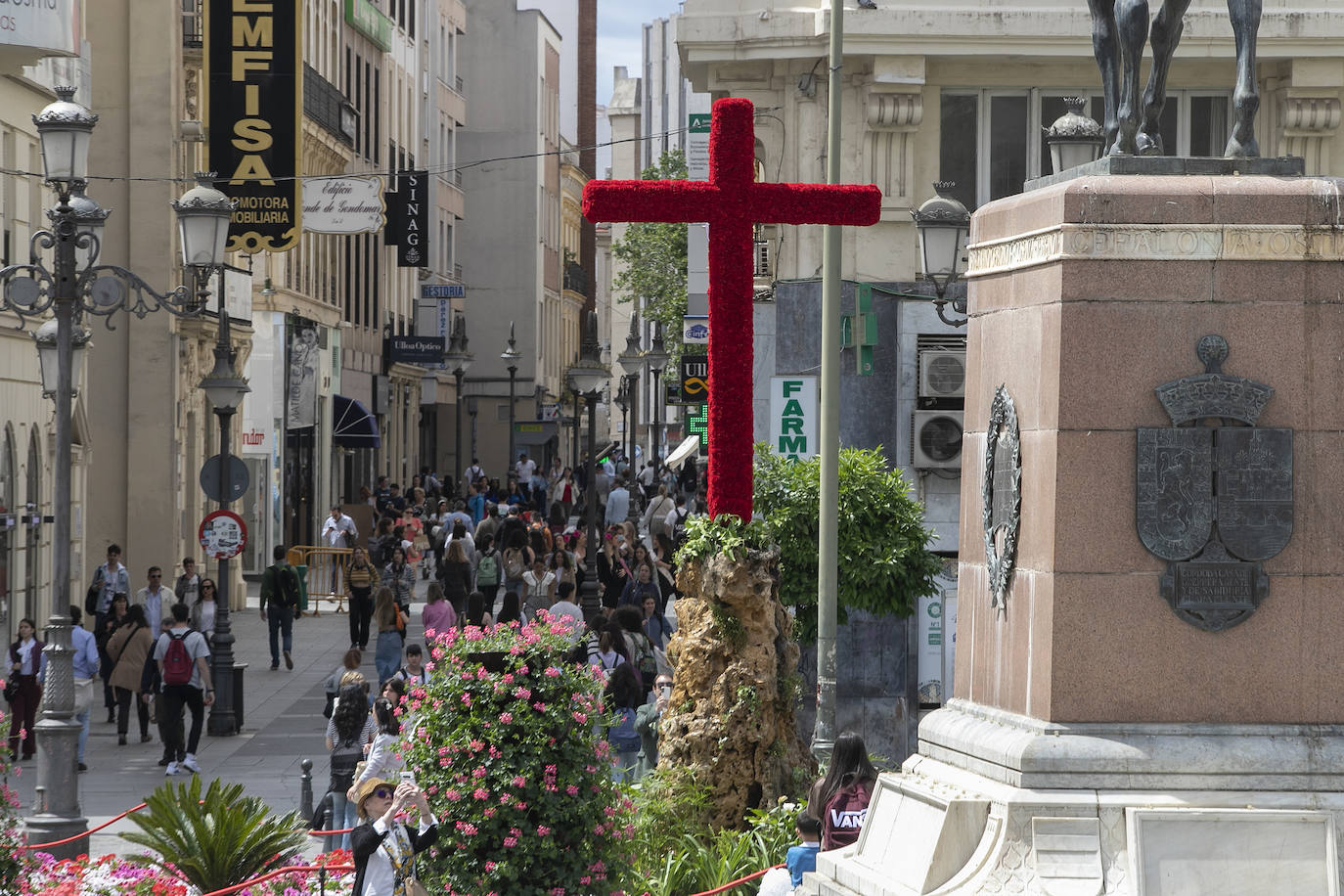 Fotos: el comienzo de las Cruces de Mayo de Córdoba