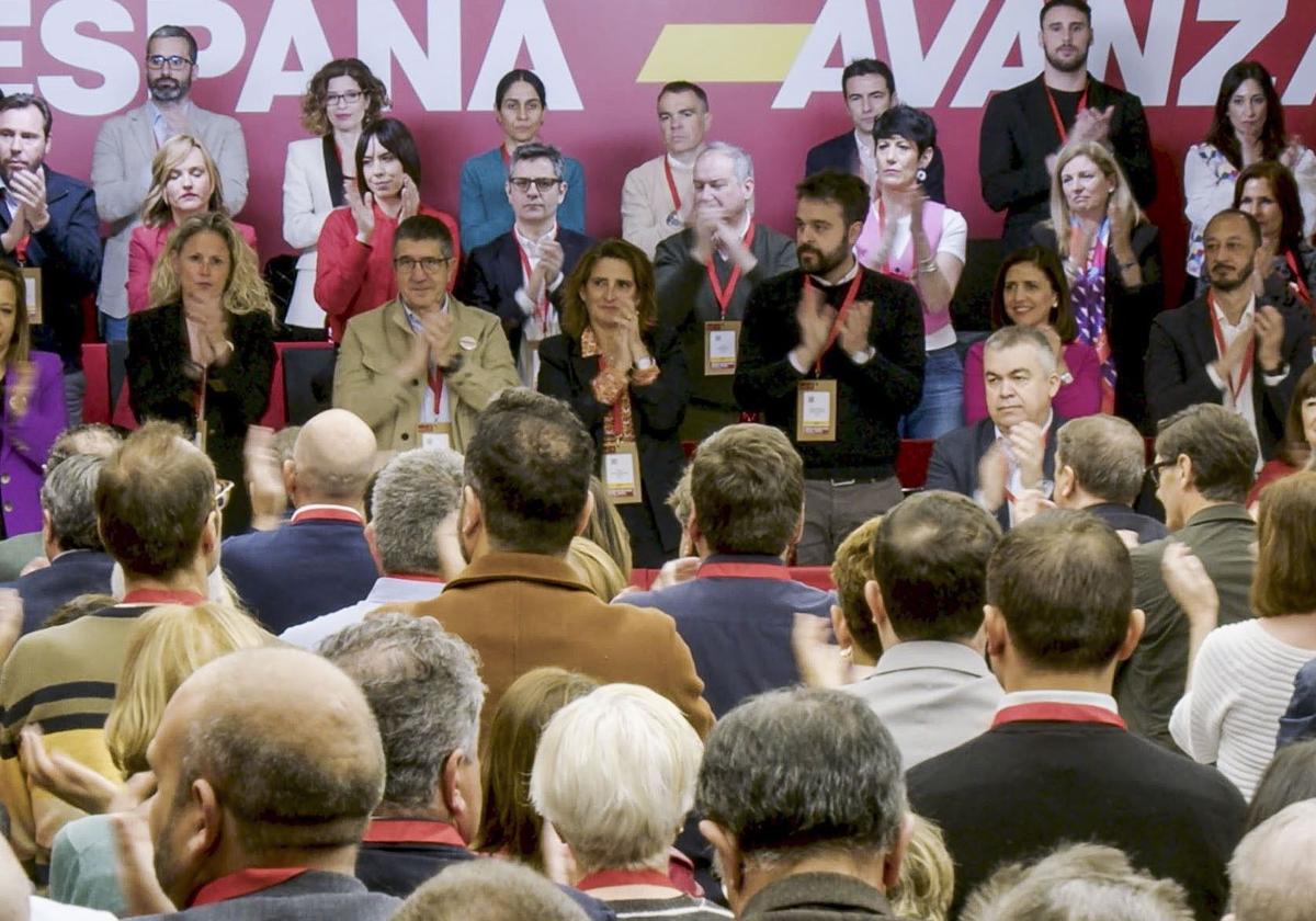 Los dirigentes socialistas, duranre el Comité Federal del partido