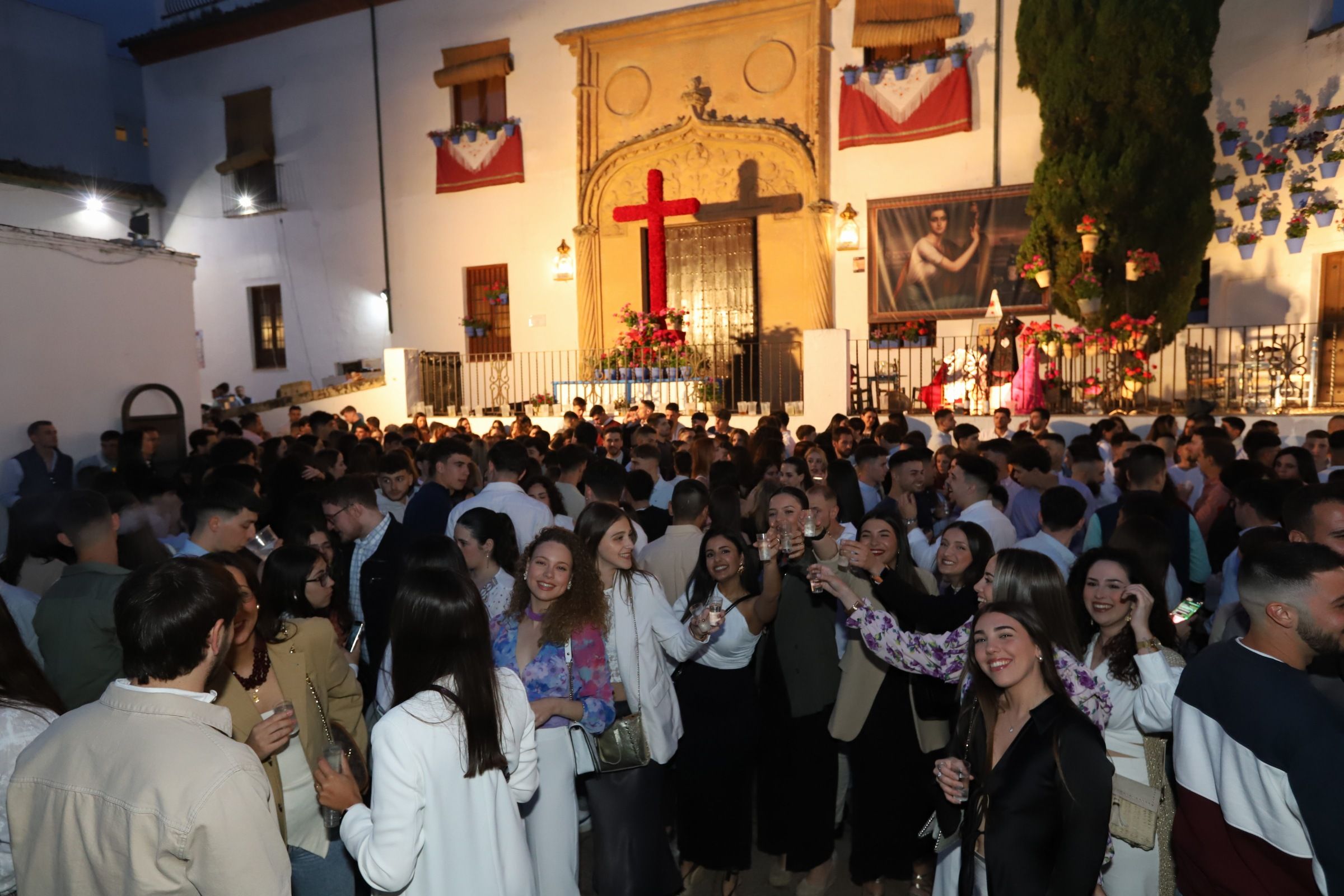 Fotos: El ambiente en las Cruces de Mayo la primera noche de la fiesta