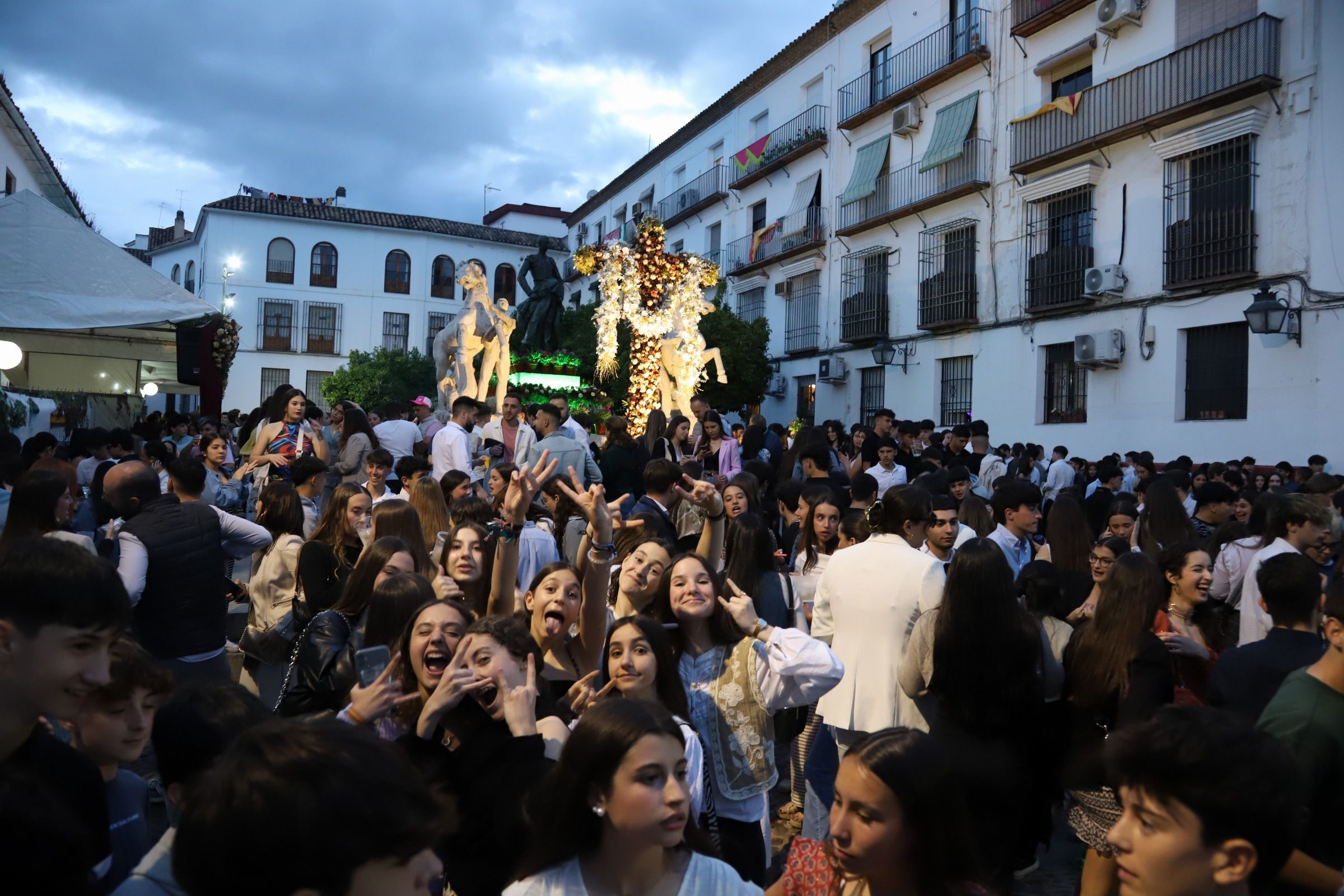 Fotos: El ambiente en las Cruces de Mayo la primera noche de la fiesta
