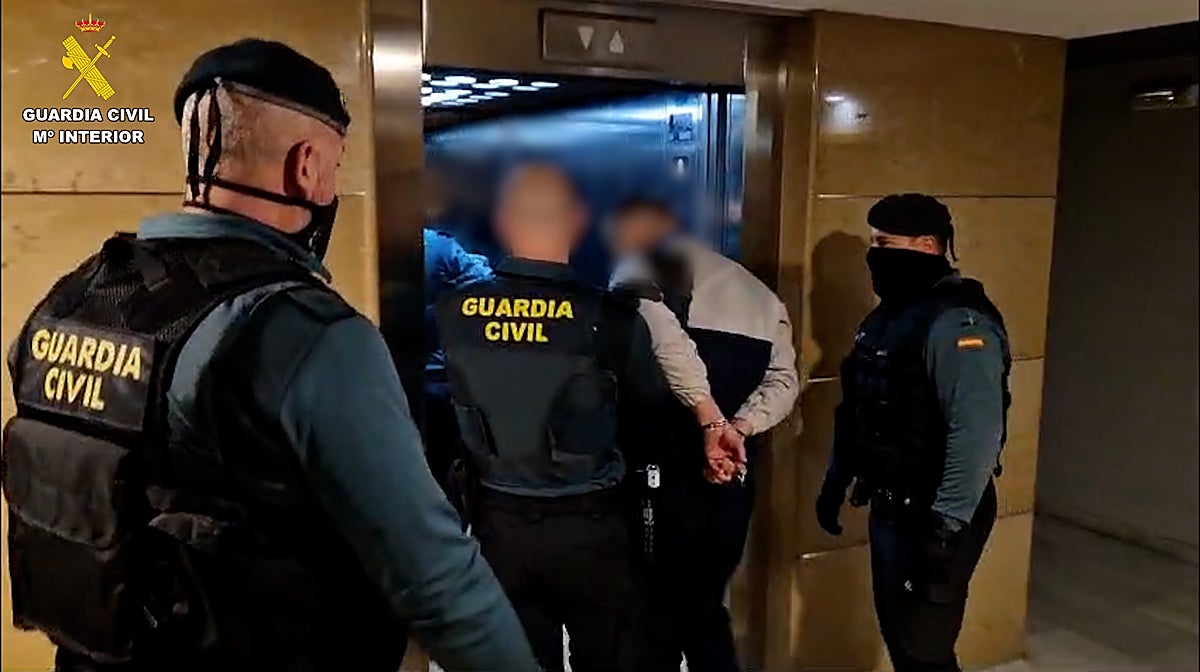 Imagen de uno de los arrestados por extorsionar a víctimas en app de citas