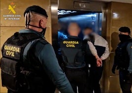 Detenidas e investigadas 61 personas por extorsionar en apps de citas sexuales: usaban 500 líneas de teléfono