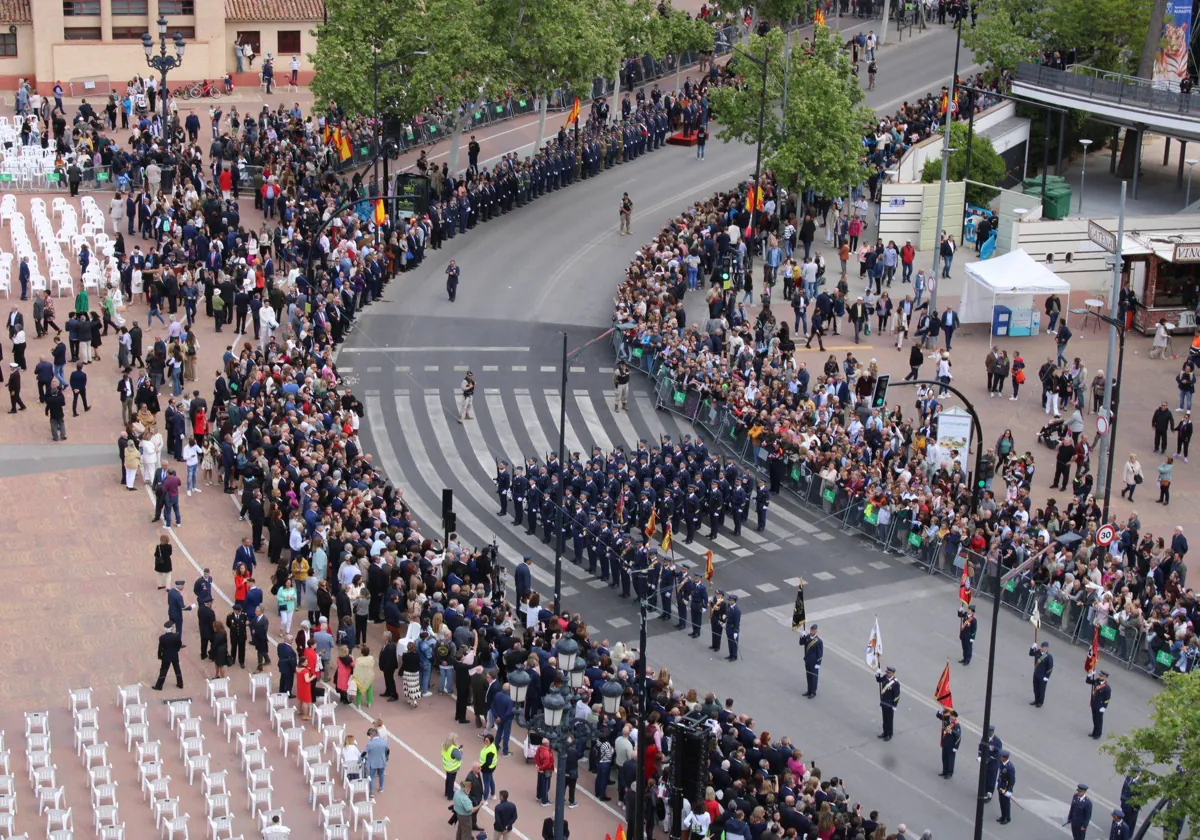 Multitudinaria Jura De Bandera En La Puerta De Hierros De Albacete