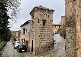 Imágenes de alminares, torres o transformadores eléctricos