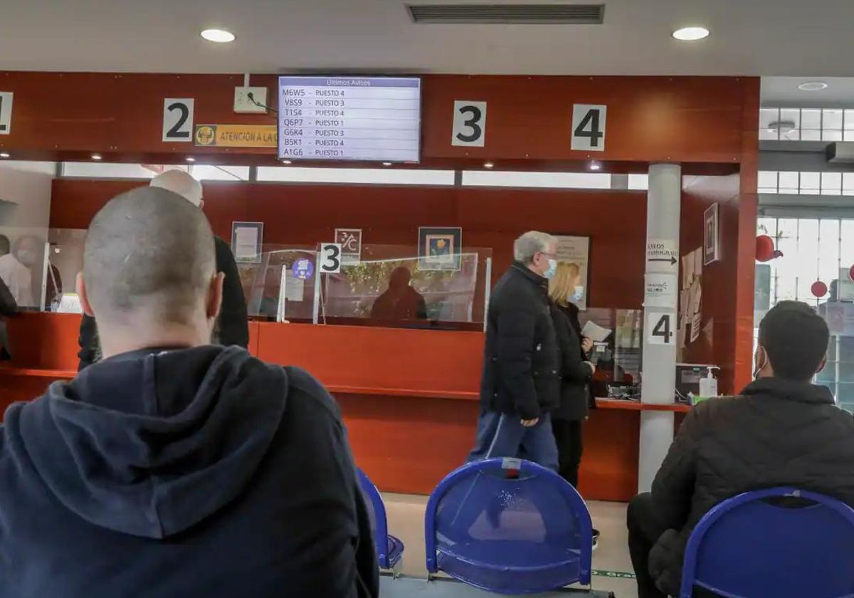 Sala de espera de un centro de salud de Sevilla