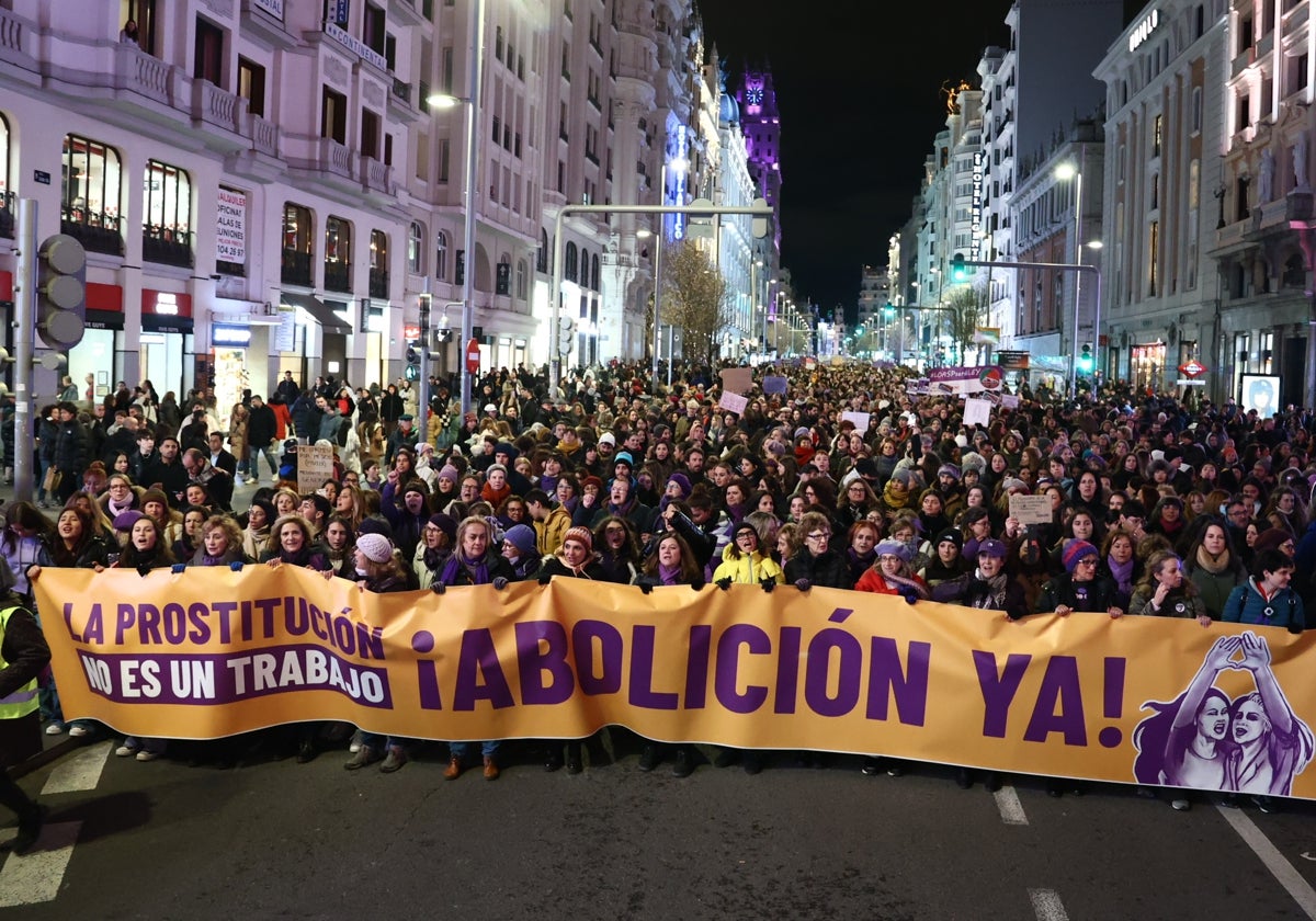 8 de marzo de 2024: la corriente del llamado feminismo clásico marcha separada por las calles de Madrid