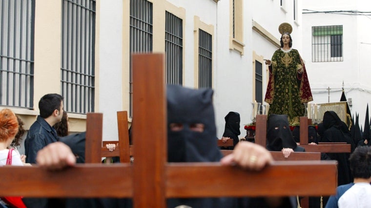 San Juan, durante la procesión de la hermandad del Nazareno, en 2004