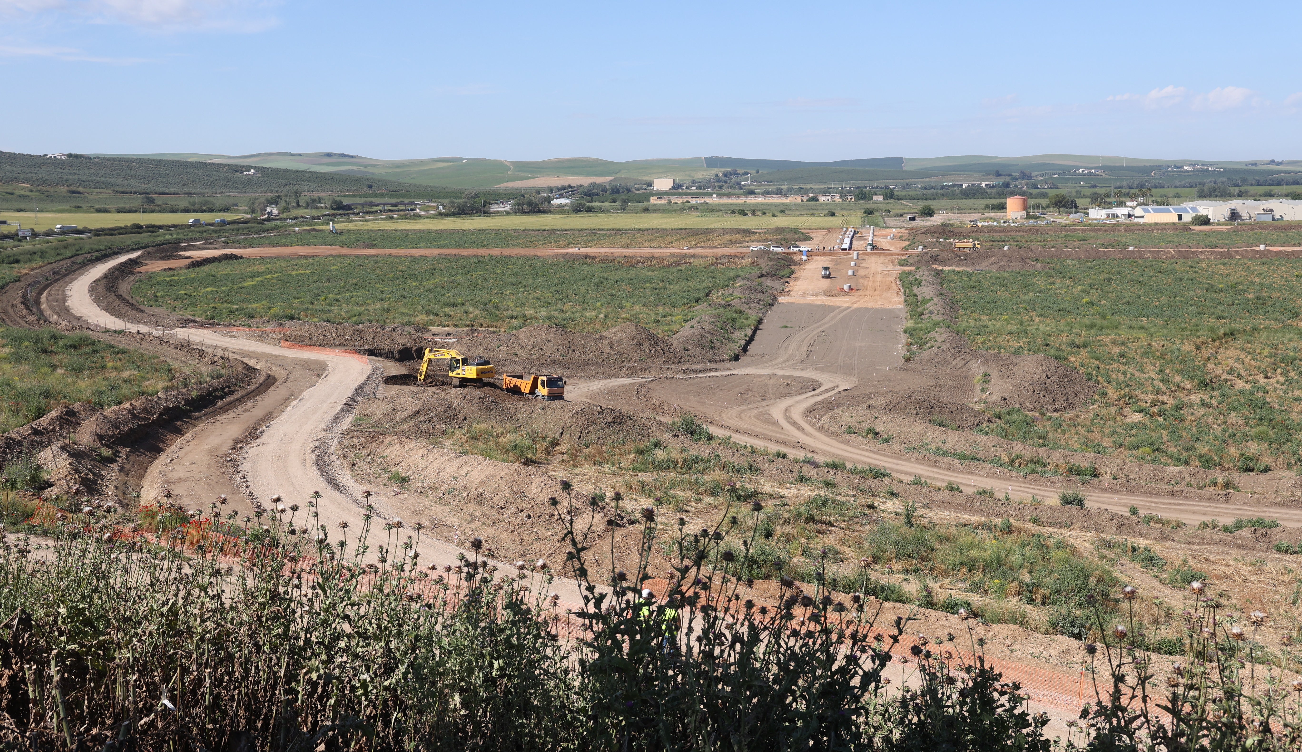 Las imágenes de la visita de la ministra de Defensa a las obras de la Base Logística del Ejército