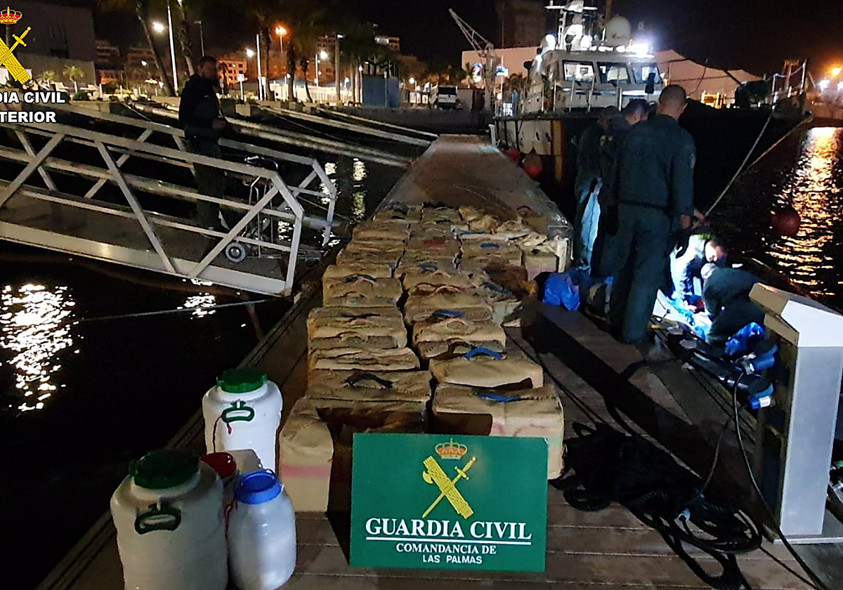 Desembarco de la droga incautada