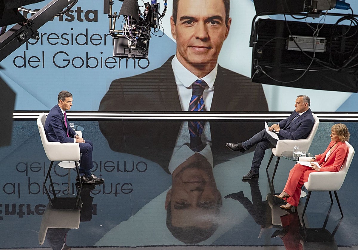 El presidente del Gobierno, Pedro Sánchez, durante su entrevista en TVE, el lunes
