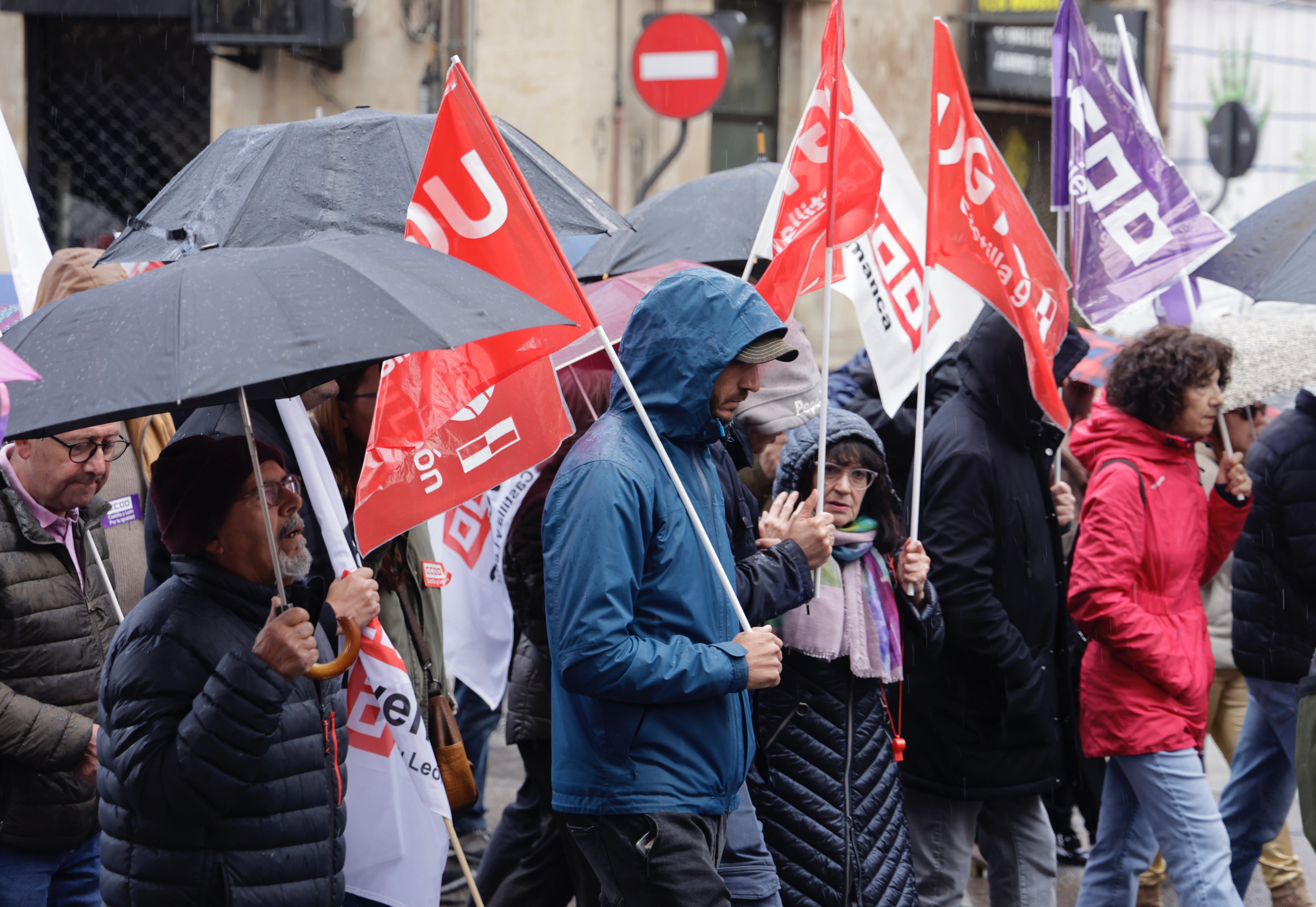 Lluvia en la manifestación de Salamanca