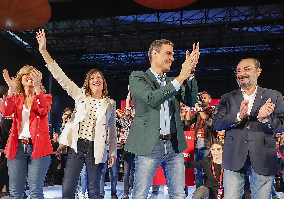 A la derecha de la imagen, Pedro Sánchez y Javier Lambán, en mayo del año pasado