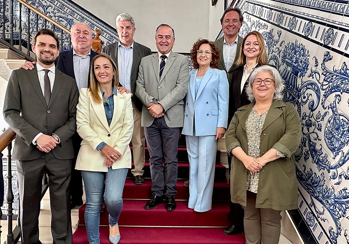Senadores del PP con el alcalde y concejales de Talavera