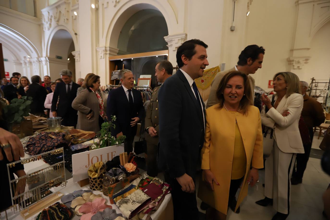 Las imágenes de la inauguración del Baratillo de Adevida en Córdoba