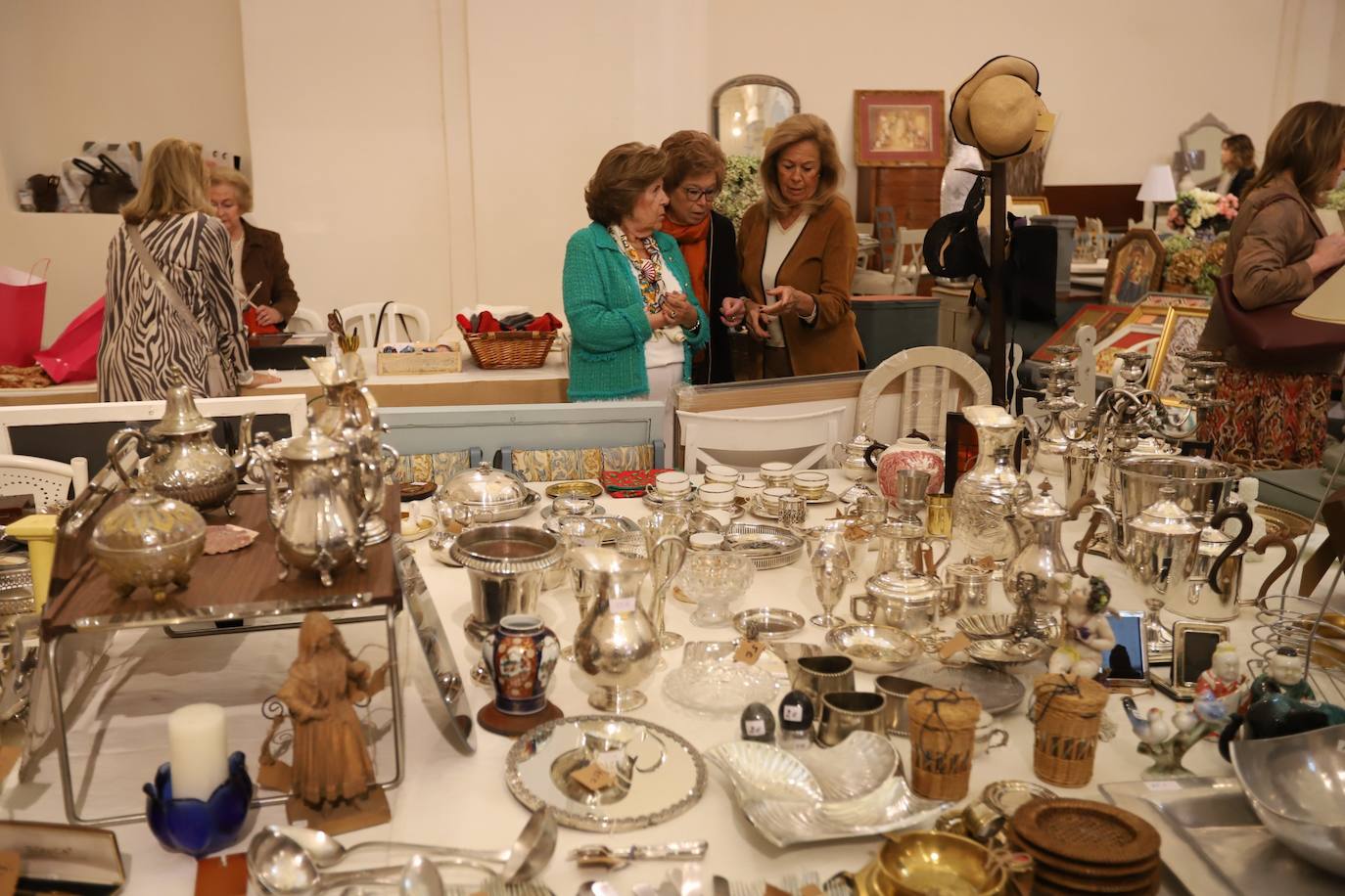 Las imágenes de la inauguración del Baratillo de Adevida en Córdoba