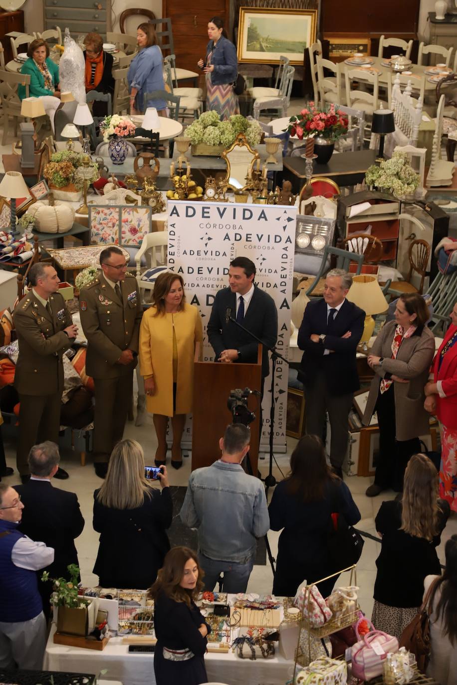 Las imágenes de la inauguración del Baratillo de Adevida en Córdoba