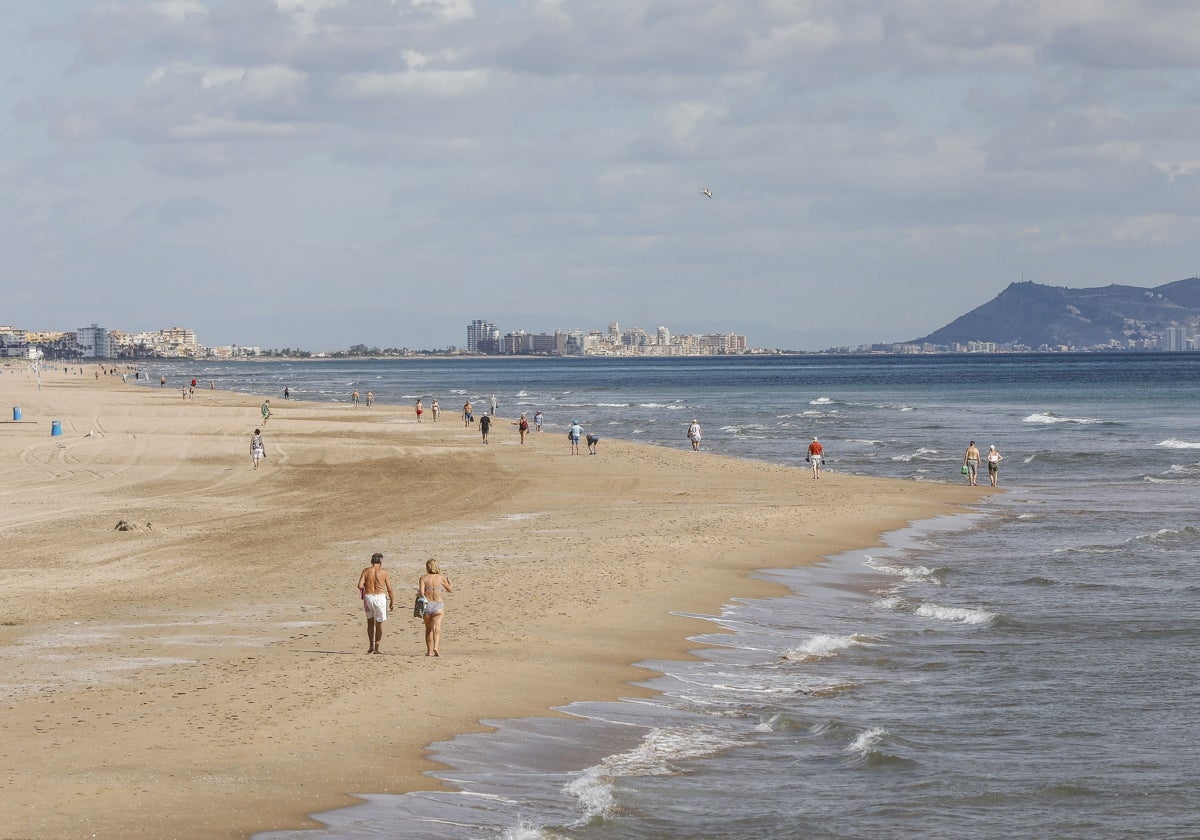 Imagen de archivo de la playa de Gandía