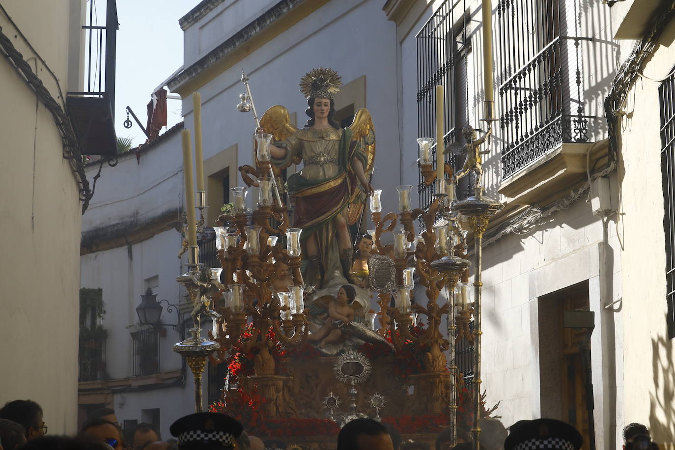 Fotos: La elegante procesión del Arcángel San Rafael en Córdoba