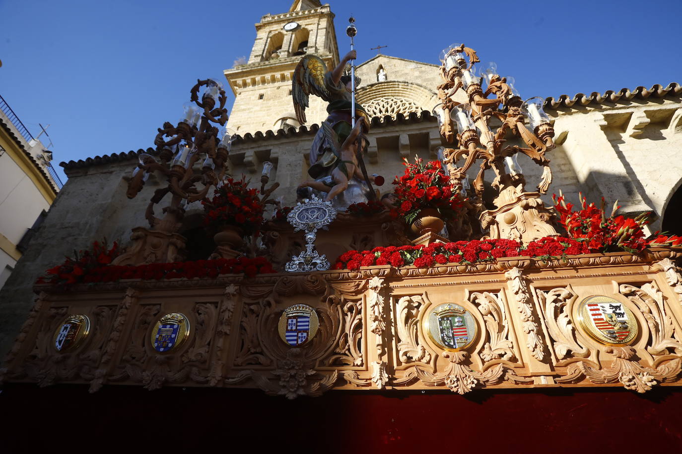 Fotos: La elegante procesión del Arcángel San Rafael en Córdoba