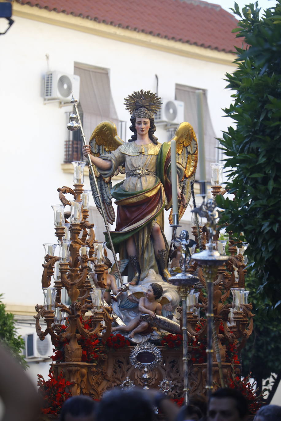 Fotos: La elegante procesión del Arcángel San Rafael en Córdoba
