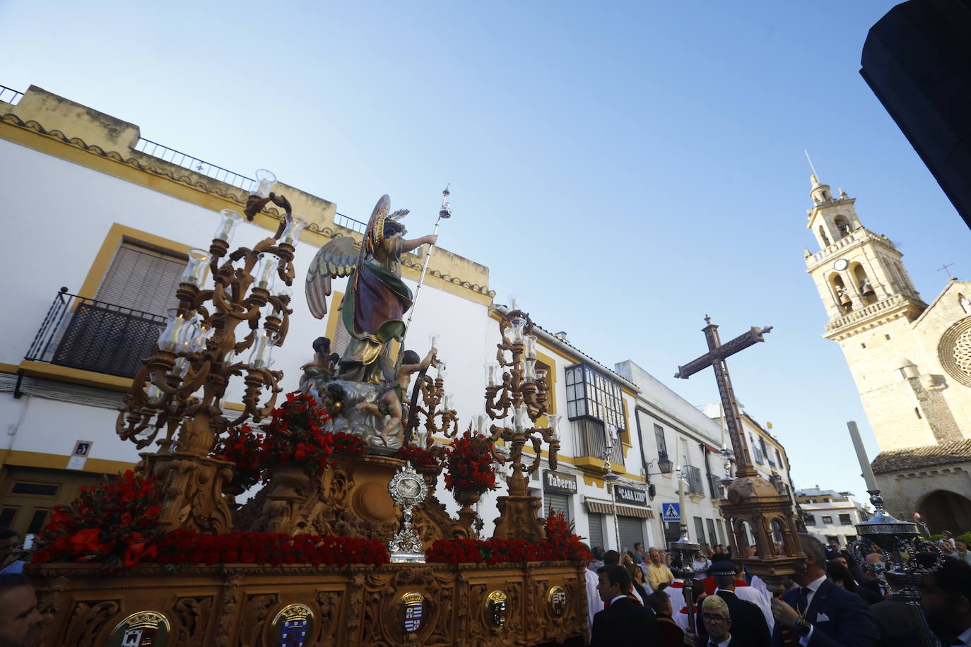 Fotos: La elegante procesión del Arcángel San Rafael en Córdoba