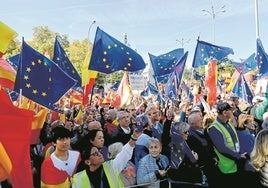 Europeos, pero no mucho: dos de cada tres españoles prefieren que la última palabra la tengan los Estados miembros