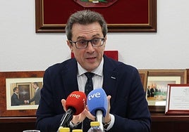 Jorge Fernández: «Mantener sin ampliar las plantillas de médicos de hace 30 años no hará que el sistema funcione» en Andalucía