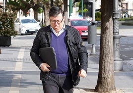 Rafael Delgado reniega en su último turno de palabra de haber «formado parte de ninguna cúpula, capilla o catedral»