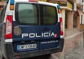 Furgón de la Policía Nacional en Lucena