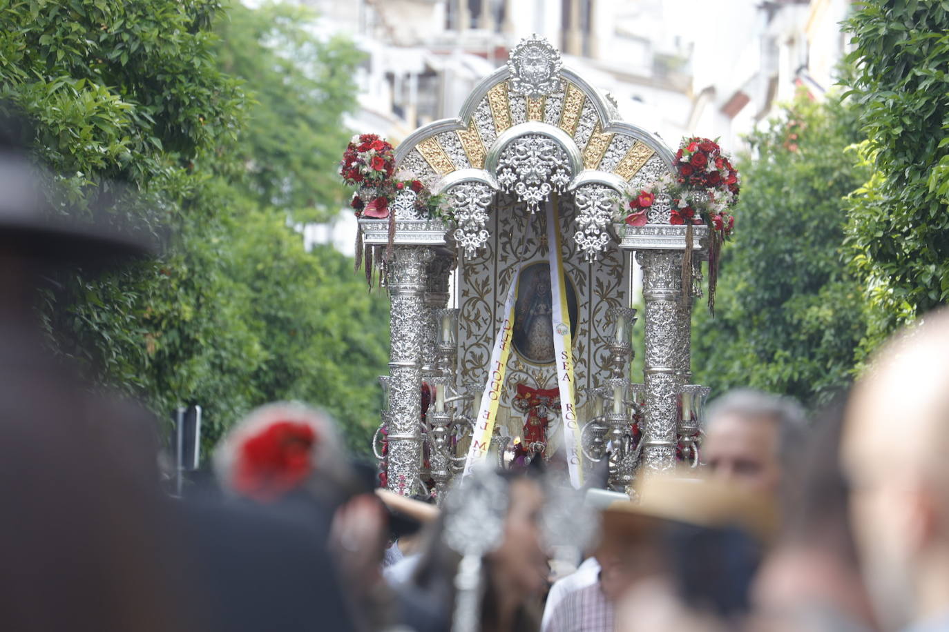 Fotos: La emocionante salida de la hermandad del Rocío de Córdoba