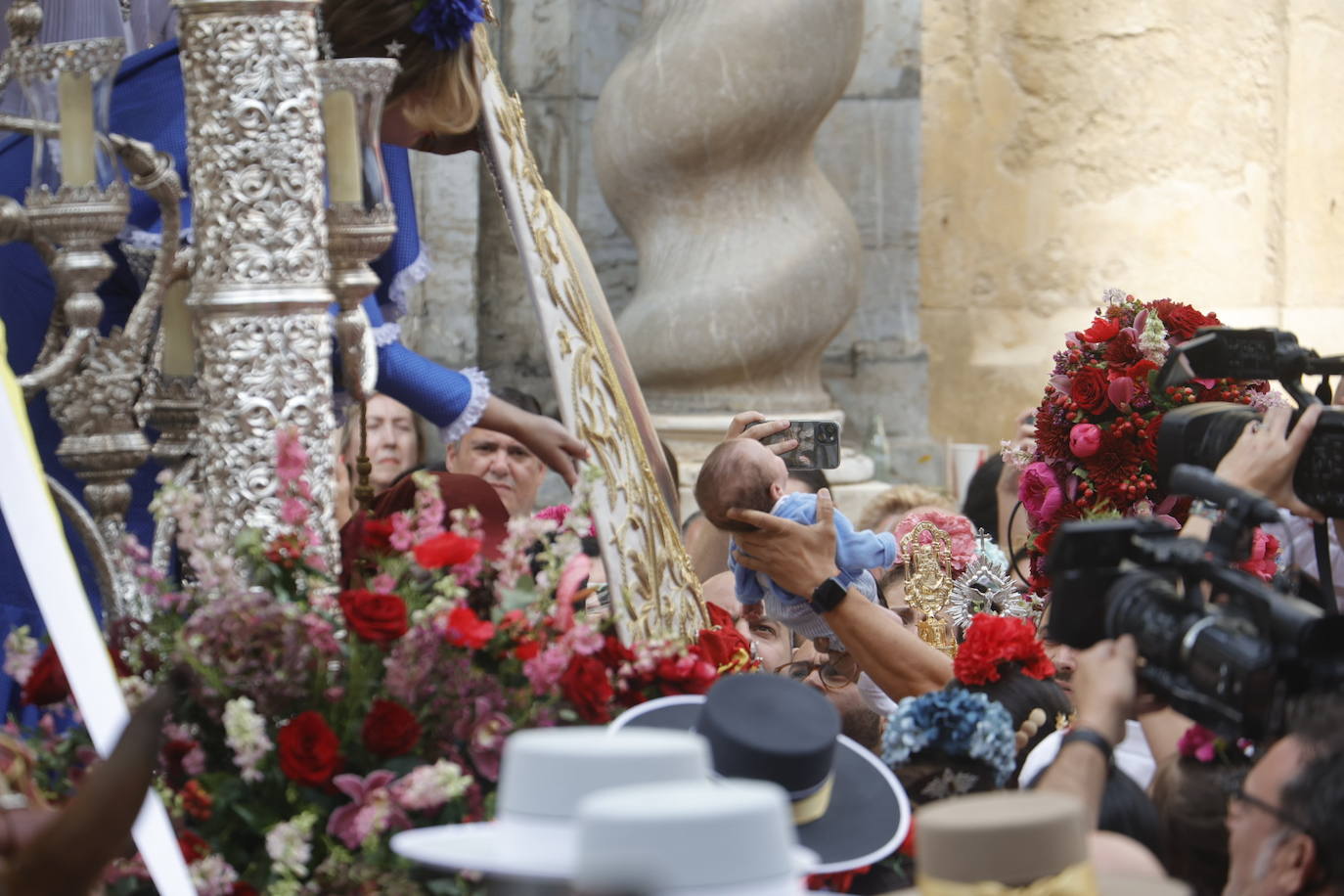 Fotos: La emocionante salida de la hermandad del Rocío de Córdoba