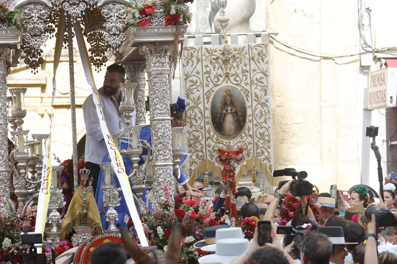 Fotos: La emocionante salida de la hermandad del Rocío de Córdoba