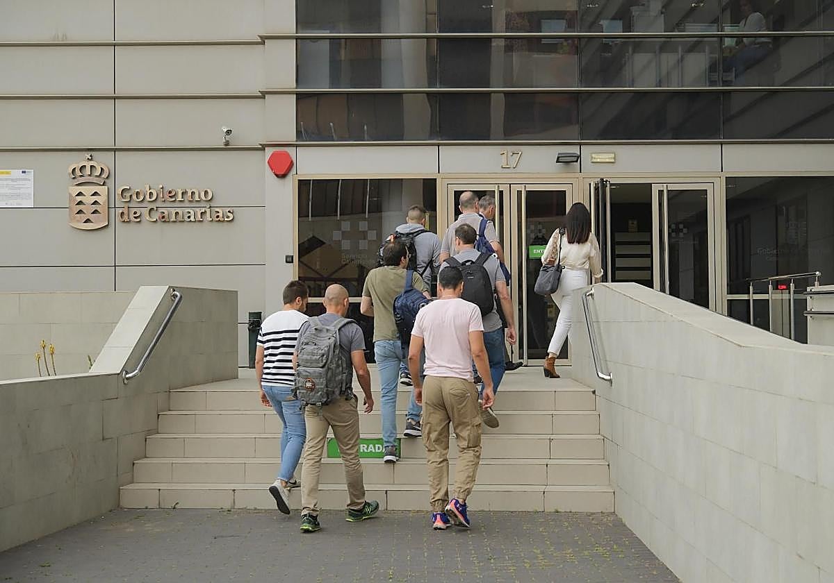 La Policía Judicial registra la sede del Servicio Canario de Salud