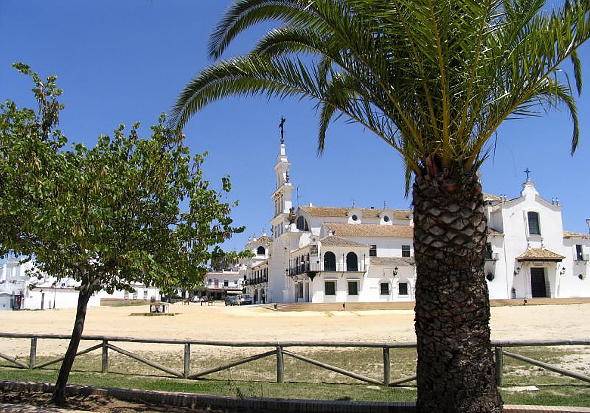 Explanada del santuario de la Virgen del Rocío