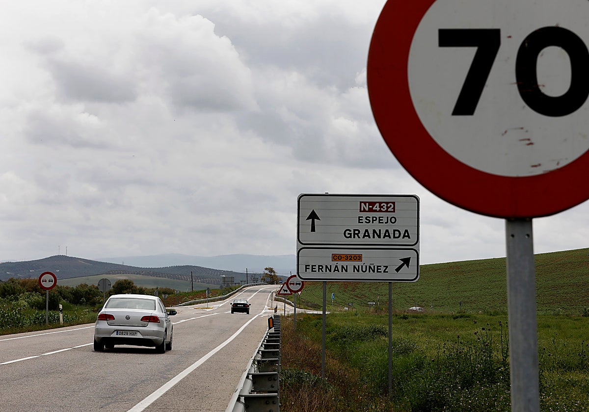 Vehículos, obligados a circular a 70 en un tramo de la N-432 entre Córdoba y Granada