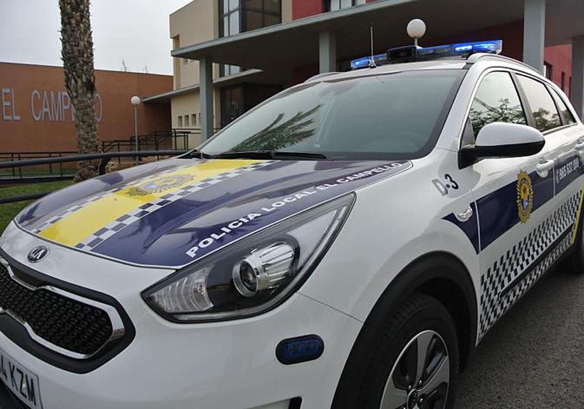 Imagen de archivo de un coche patrulla de la Policía Local de El Campello