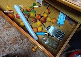 La peluquería de la droga día y noche en Alicante: detienen a la dueña, al marido traficante y al camello en la calle