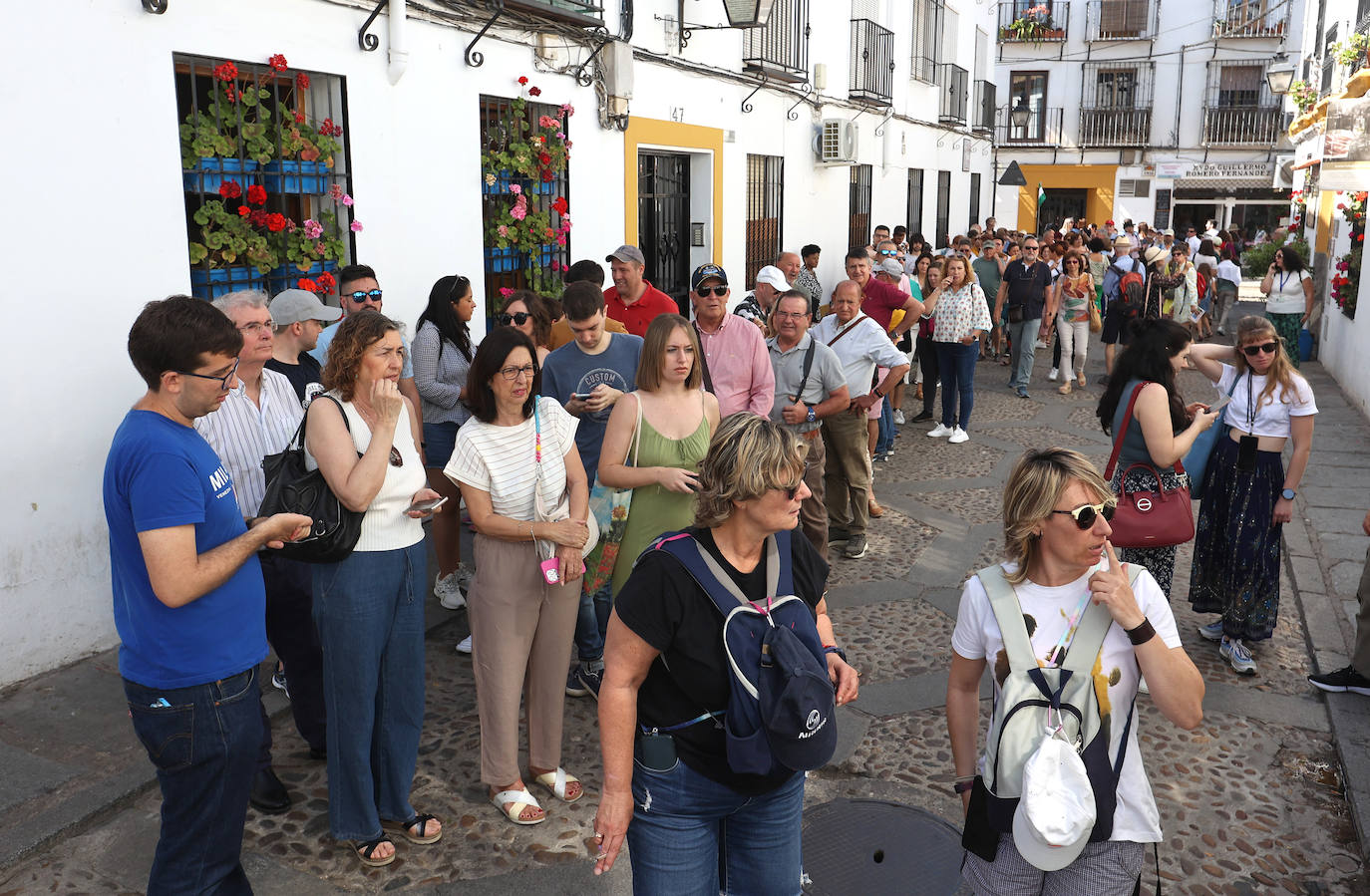 Las imponentes colas del último sábado de los Patios de Córdoba, en imágnes