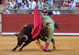 Oreja para Marco Pérez en la novillada que abre la Feria de Córdoba con un discreto Manuel Román