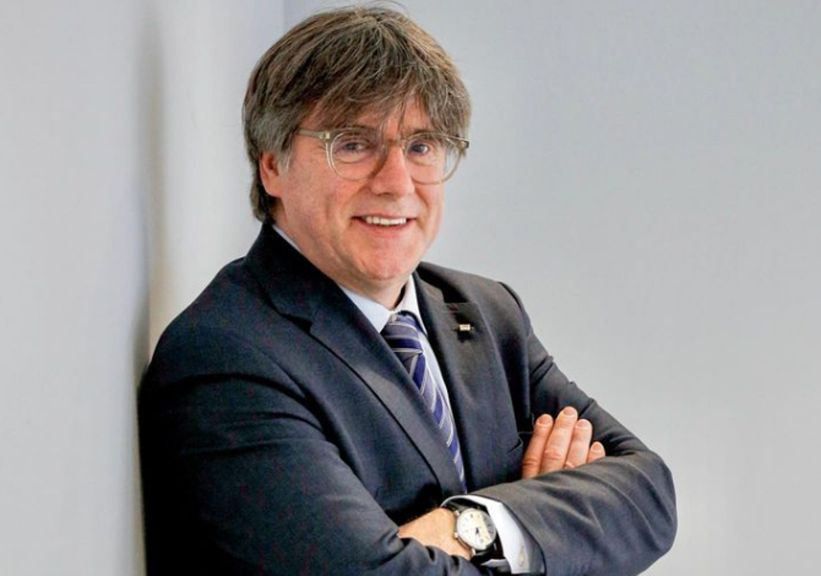 Carles Puigdemont, candidato de Junts en las elecciones de Cataluña: su desconocida mujer y sus dos hijas adolescentes