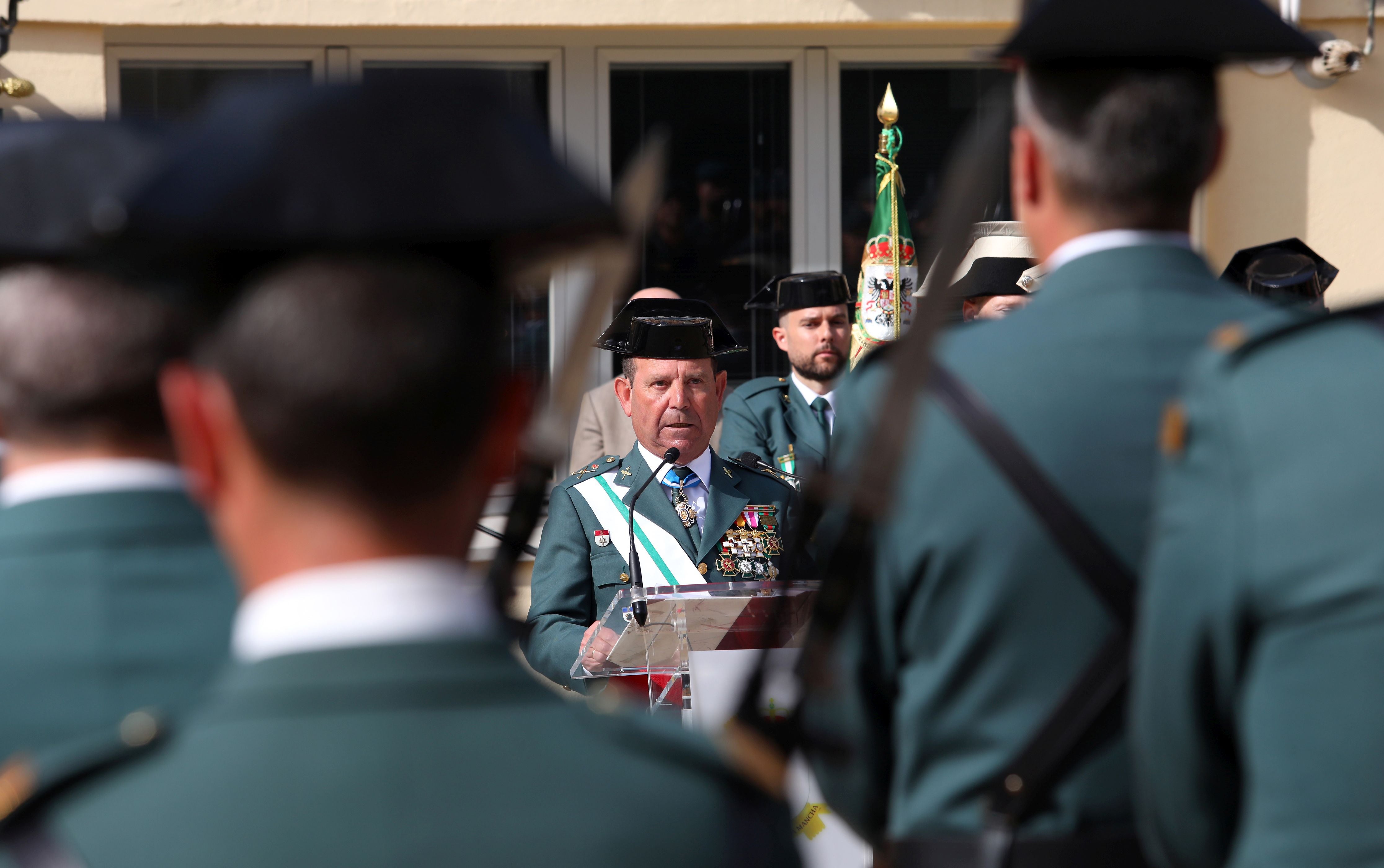 Tolón garantiza más recursos del Gobierno para los 5.000 guardias civiles de la región