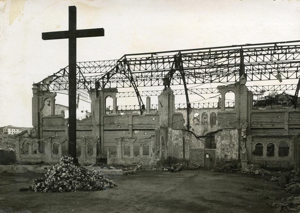 Estado del antiguo Picadero en abril de 1943. 'Álbum de obras del Alcázar' Archivo Municipal de Toledo