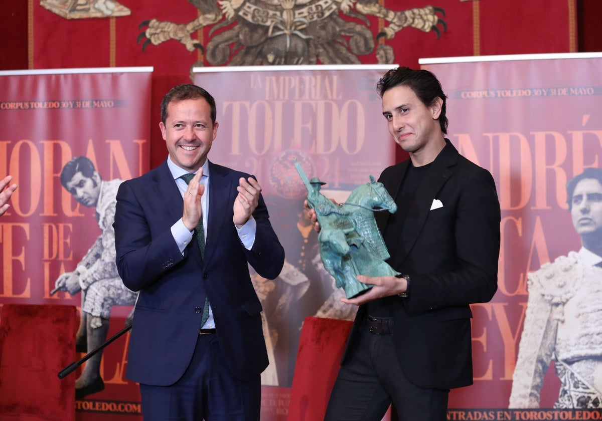 Roca Rey ha recibido el premio como triunfador del año pasado